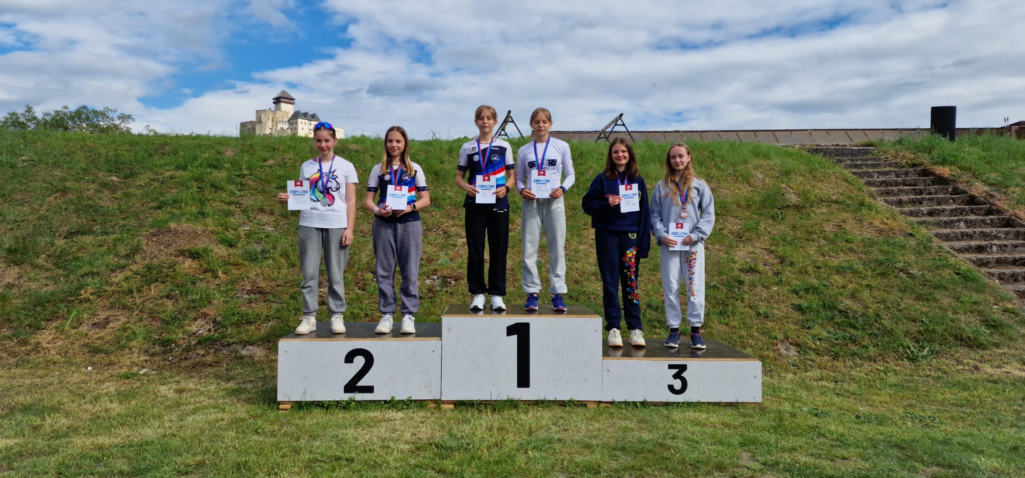 Valová Michaela (MOR) - Važanová Nela (2. miesto), Tomíková Natália - Tomíková Tereza (1. miesto), Tóthová Kristína (CCZ) - Wittlingerová Mia (CCZ) (3. miesto)