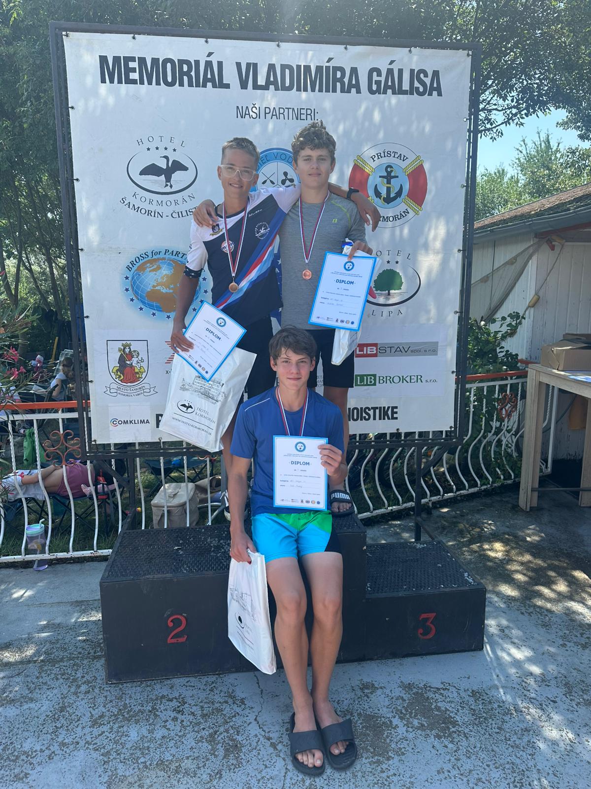 Mitaš Patrik (vľavo - 2. miesto), K1 Chlapci 13, 2000m 