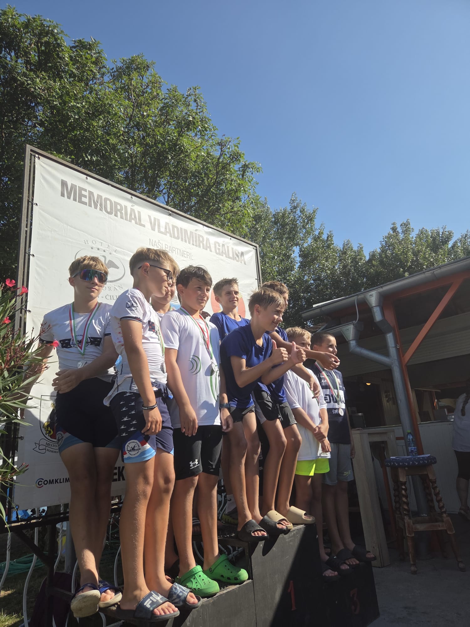 Roháčik Juraj (DUN) - Klimo Filip (DUN) - Vrchovský Jakub - Tkáč Ľuboš (vľavo - 2. miesto), K4 Chlapci 11+12 B, 200m 